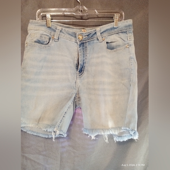 Reba fray hem distressed jeans shorts - Picture 1 of 3